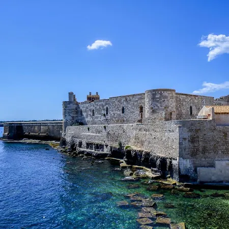 Ortigia Boutique Plaza